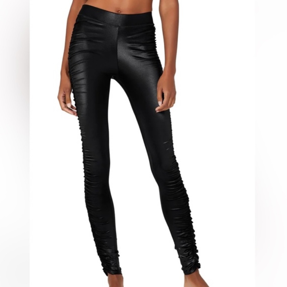 Alo Yoga High Waist Cinched Leggings in Black